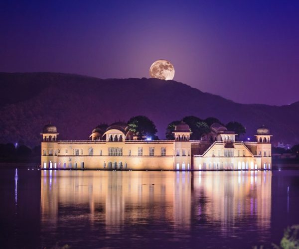 Yoga and Cultural Retreat India jal mahal jaipur